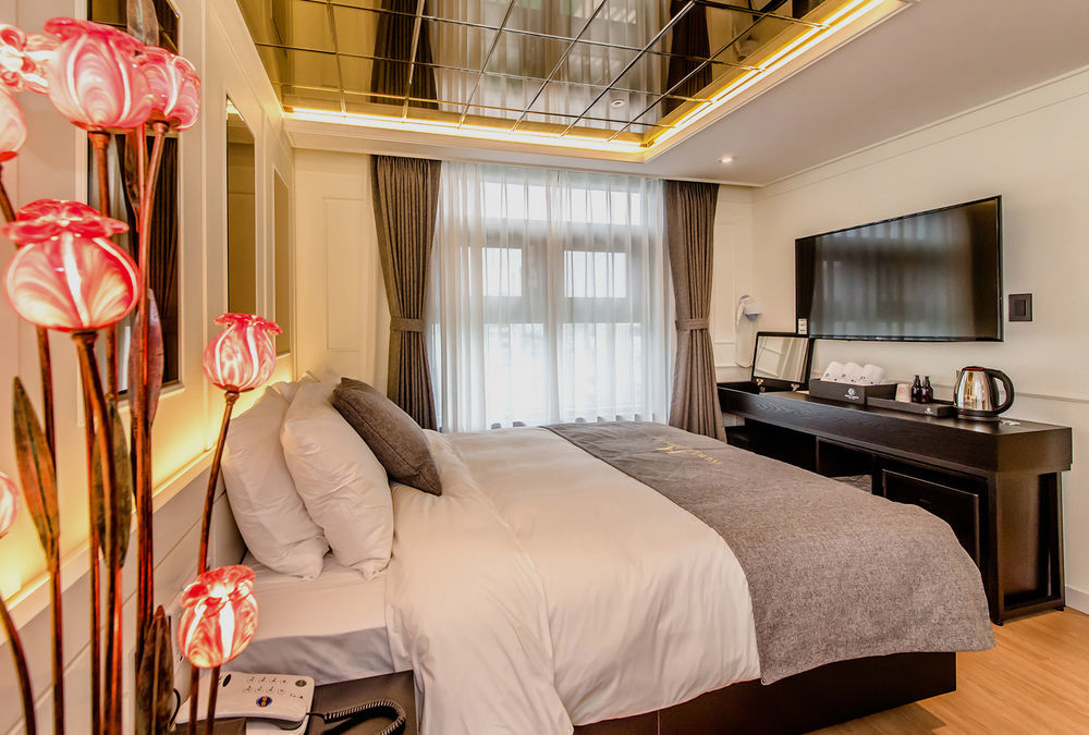 Jeju Hertz Hotel Экстерьер фото
